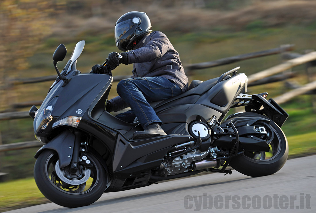 Yamaha TMAX 150 С пассажиром